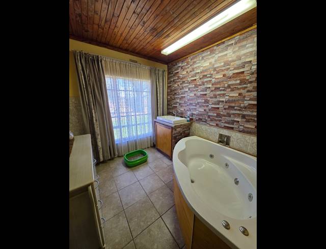 3 BEDROOM HOUSE FOR SALE IN VAALVIEW